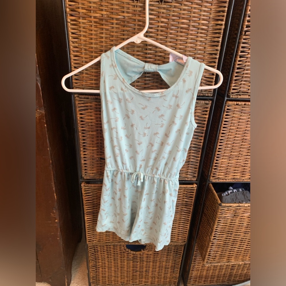 Super cute & comfy girls romper, size 7-8!
